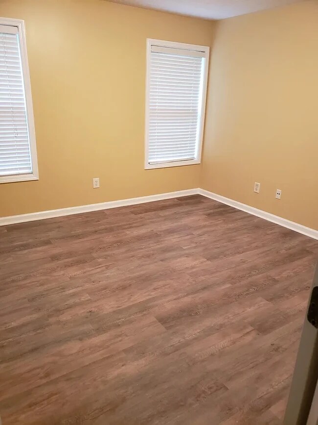 Building Photo - 6071 Grovegate Ln