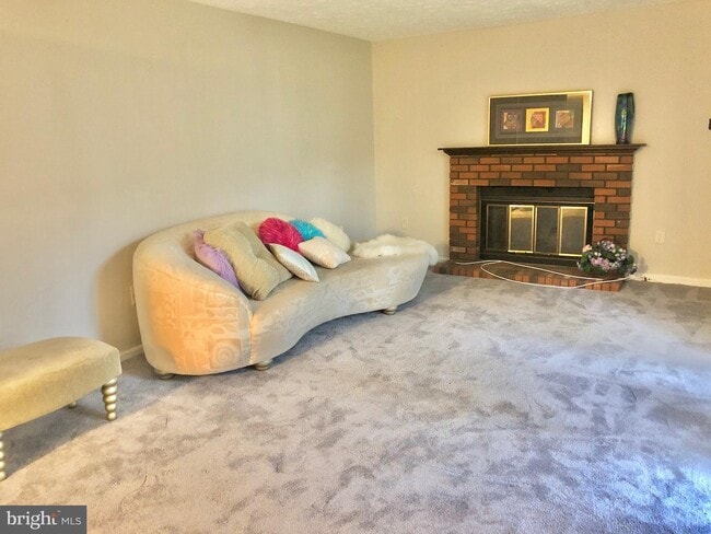 Building Photo - 2 Cinnabar Ct