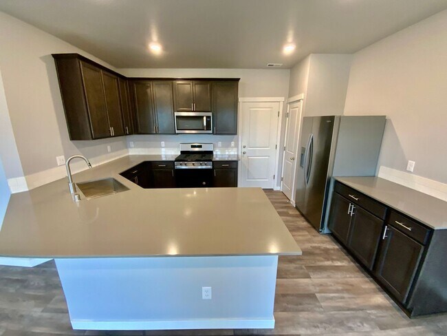 Building Photo - 914 Burwood St SE