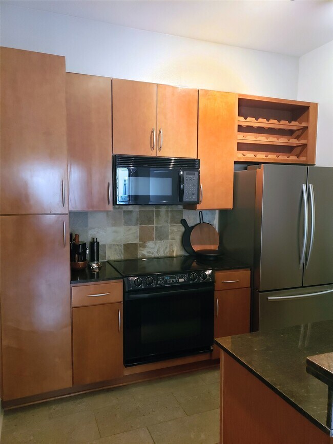 Building Photo - 1901 Post Oak Blvd