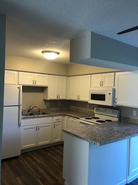 Building Photo - 3370 Winston Dr