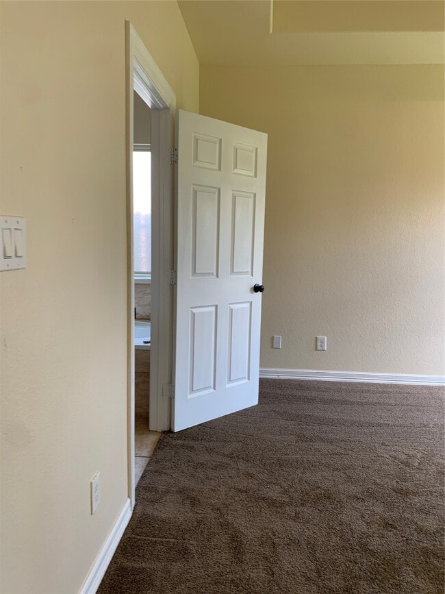 Building Photo - 14914 Darbydale Dr