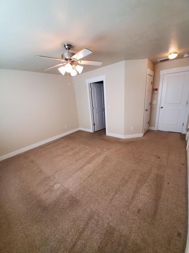 Building Photo - 1049 Quarry View Way