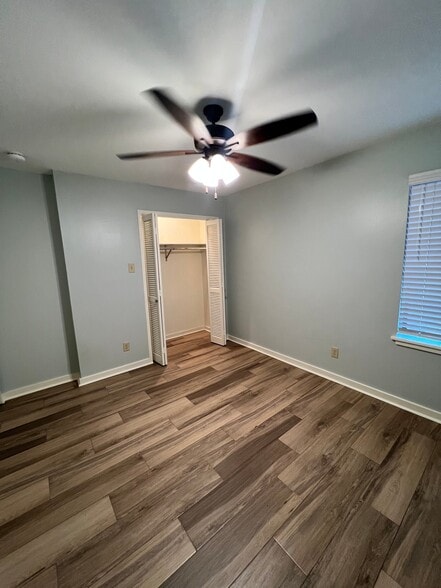 Building Photo - 509 E 7th St