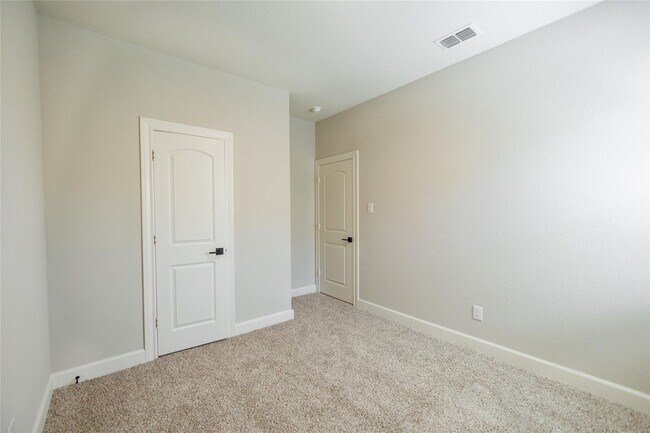 Building Photo - 613 Harbor Oaks Dr