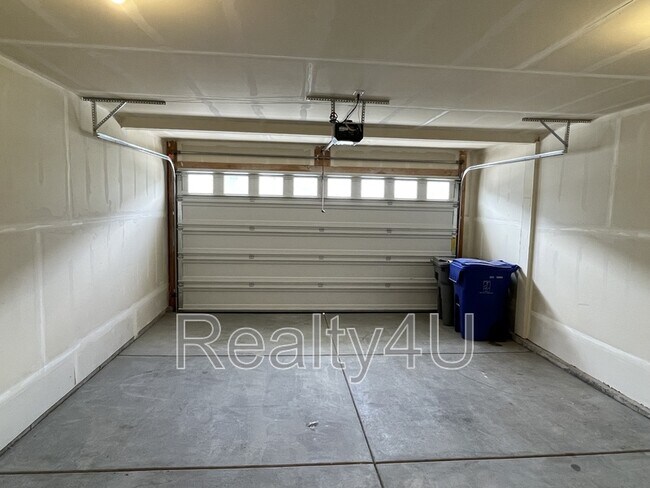 Building Photo - 1088 Waterway Ln