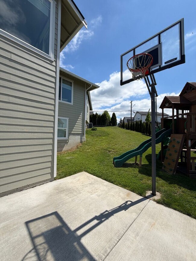 Building Photo - Military Discount - Please Inquire! ~ Whiskey Ridge View Home | 5 Bed + Bonus Living Space with O...