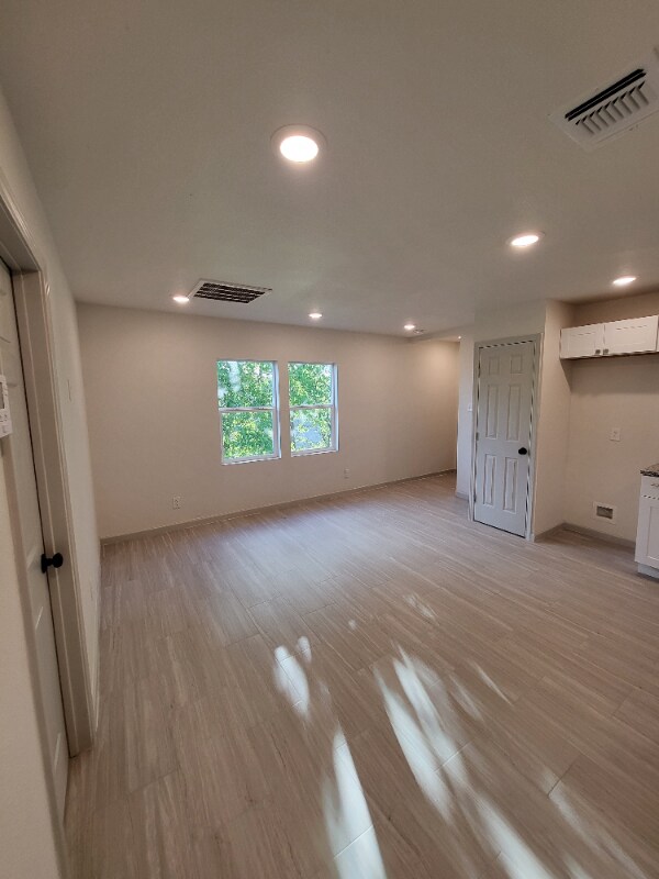 Building Photo - 2417 Castroville Rd