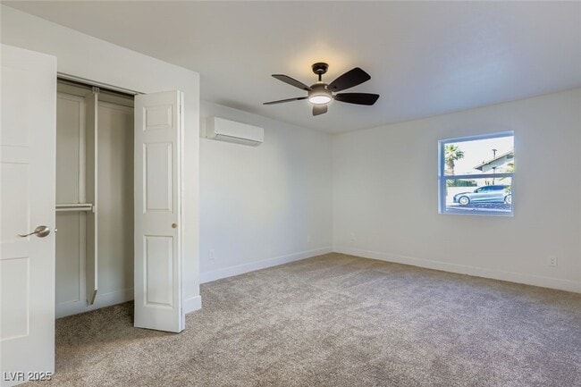 Building Photo - 663 D