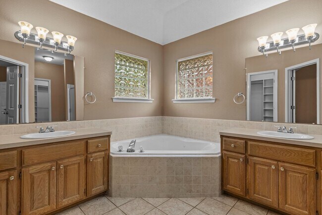 Building Photo - 7514 Red Pine
