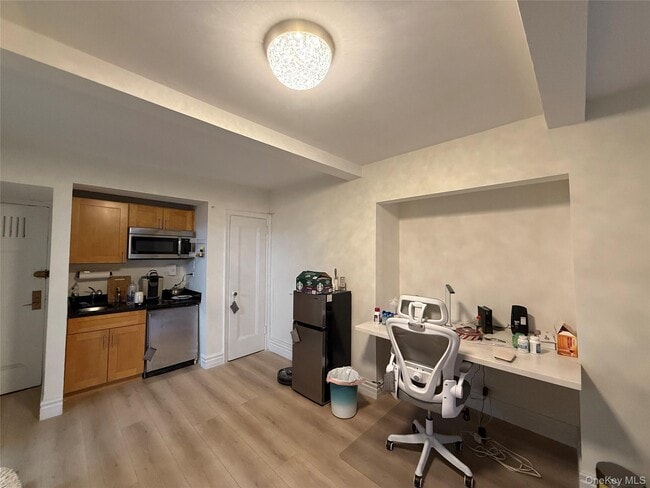 Building Photo - 5 Tudor City Pl