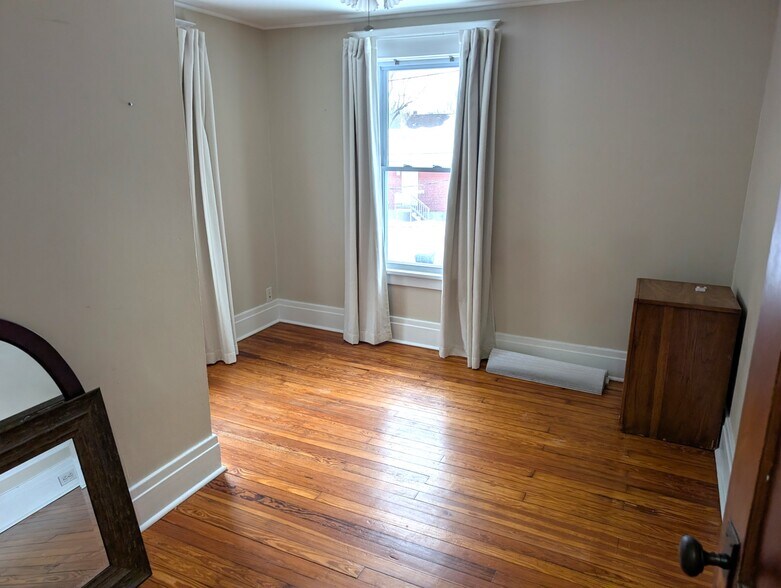 Building Photo - 81 Church St