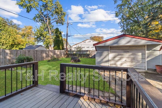 Building Photo - 2233 St Paul St