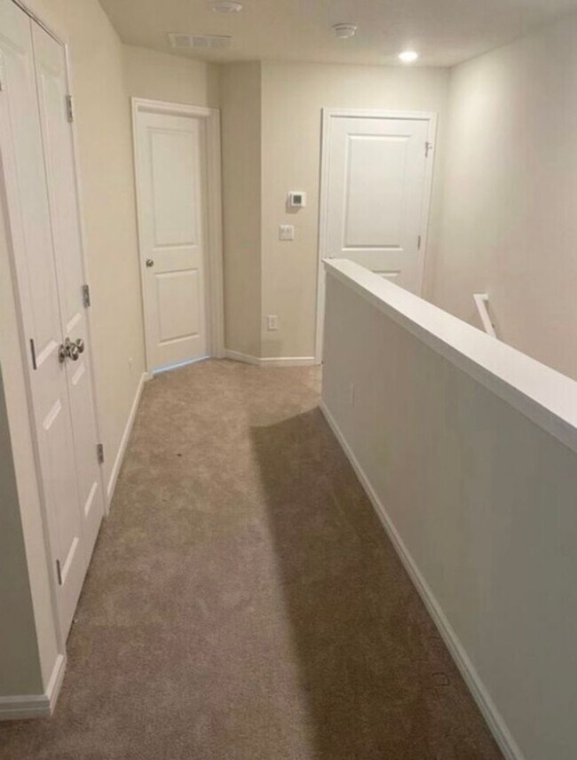 Building Photo - Isles of Lake Nona!! 3 Bedroom 2.5 Bathroom Townhome