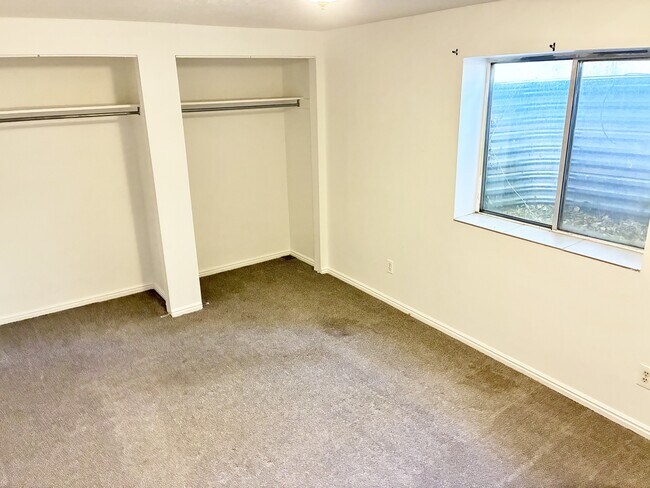 Building Photo - 631 N 120 E