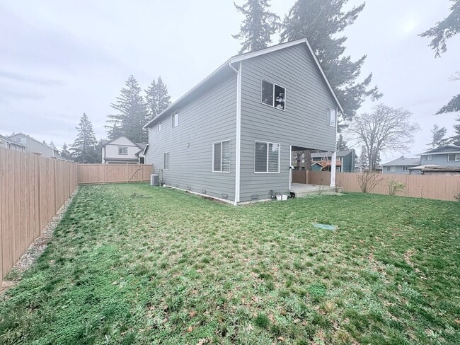 Building Photo - Stunning 4-Bedroom Spanaway Home with Spacious Living & Modern Comforts