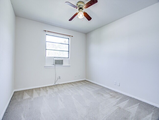 Building Photo - Beautifully Remodeled 2-Story Home with Primary Suite Downstairs – Move-In Ready!