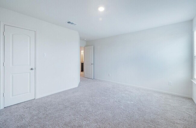 Building Photo - 18513 Quiet Range Dr