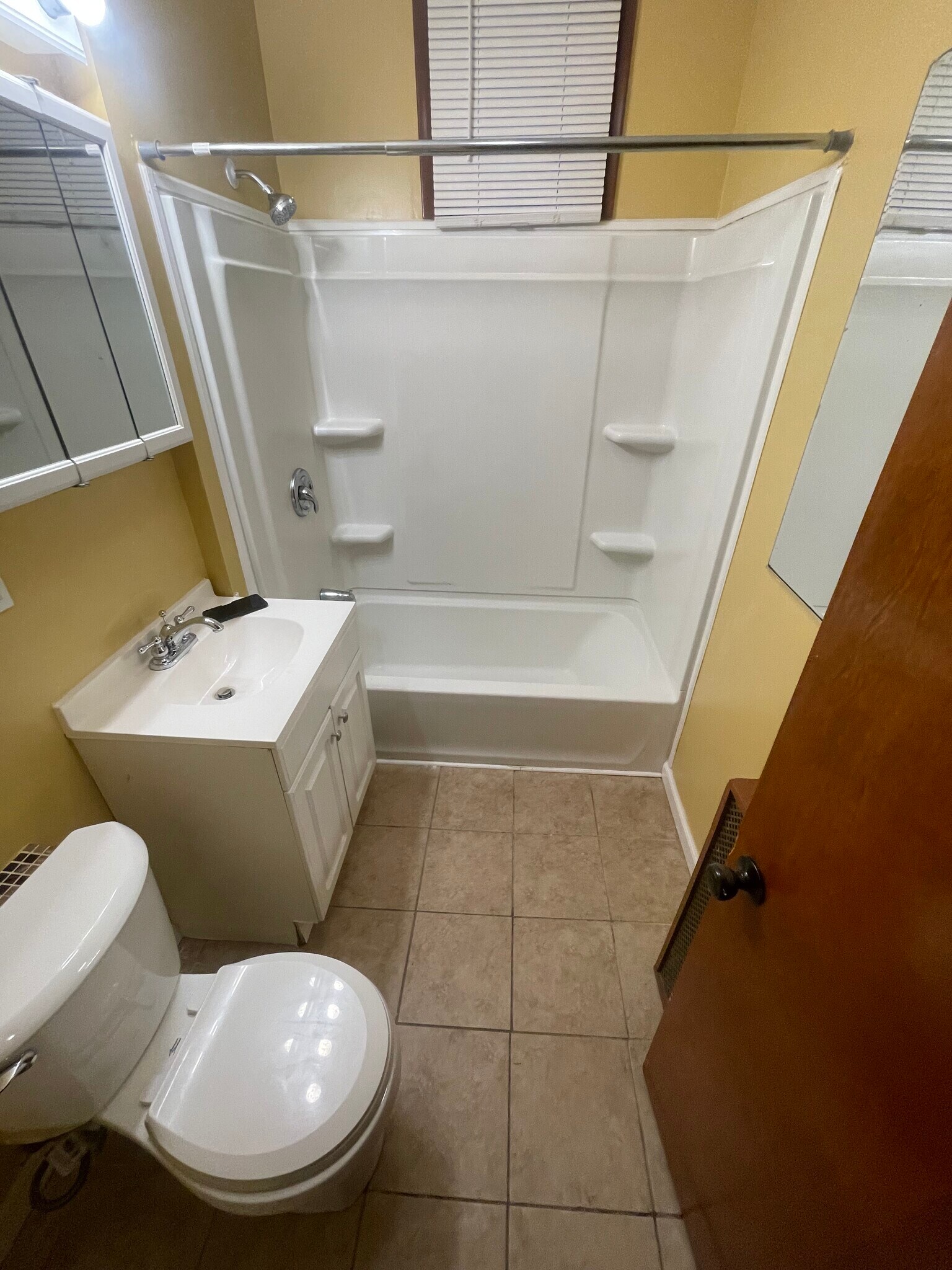 Building Photo - 87 Ferry St