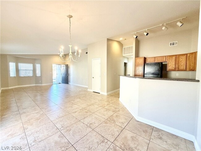 Building Photo - 2717 Sonador St