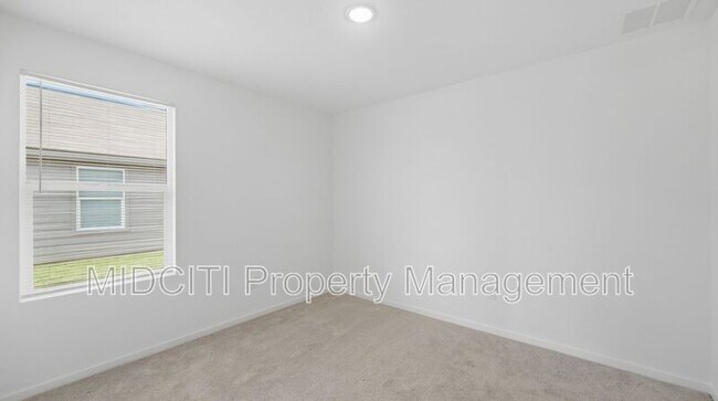Building Photo - 3159 Dispatch Dr
