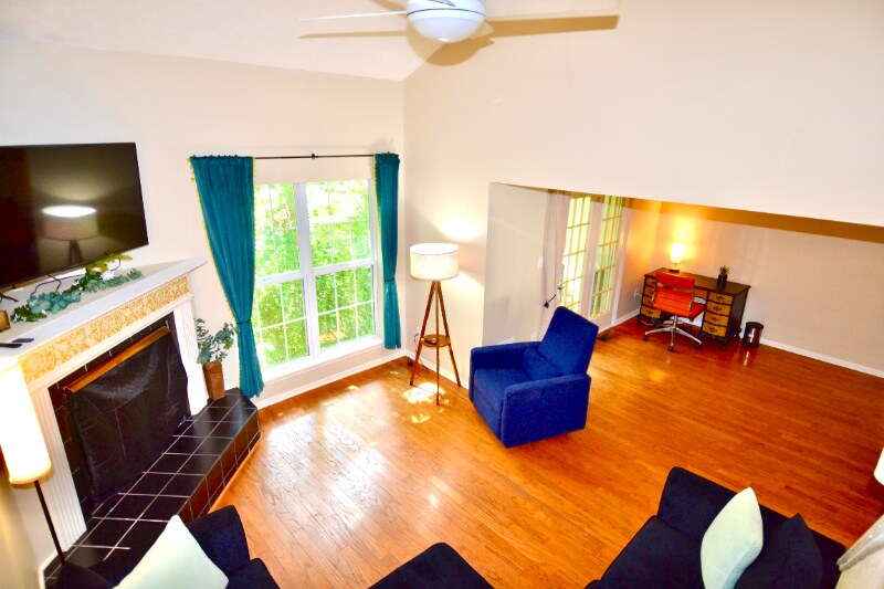 Building Photo - 1111 Island Woods Dr
