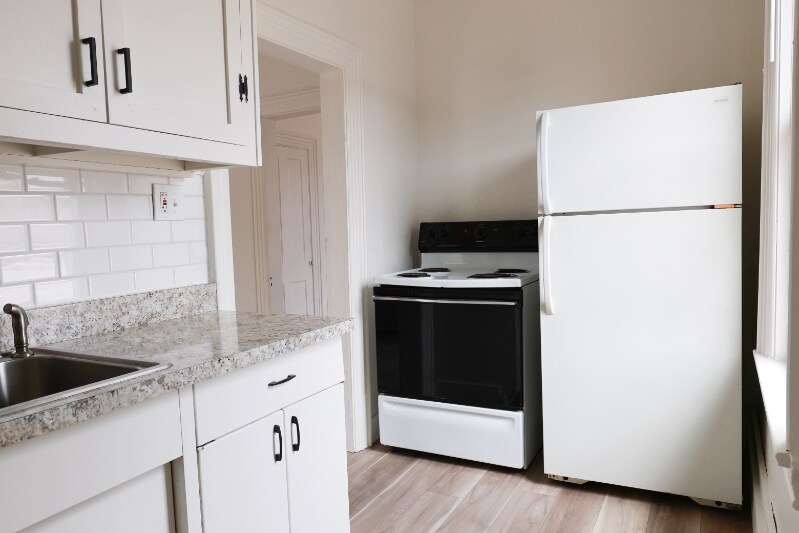 Building Photo - 1301 8th Ave