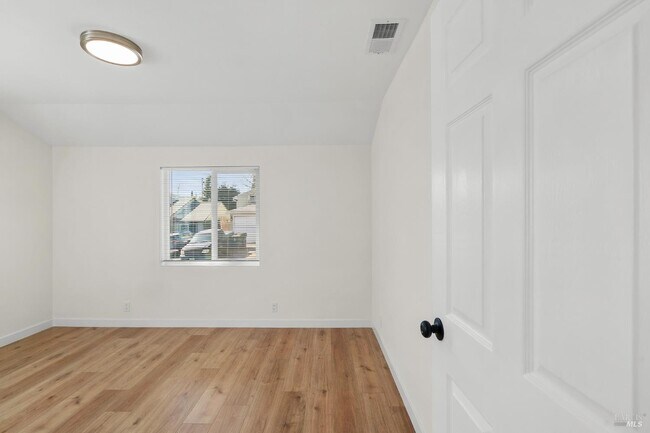 Building Photo - 8 Corte Dorado