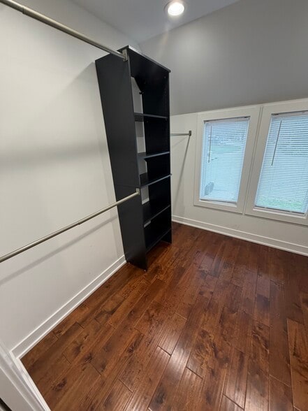 Primary Closet - 704 Briarwood Ter