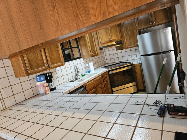 Building Photo - Turnkey Townhome
