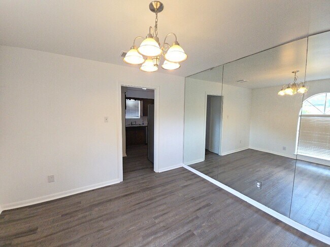 Building Photo - 3810 R V Mayfield Dr