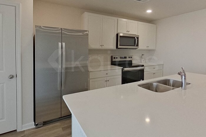 Building Photo - 129 Overstreet Way