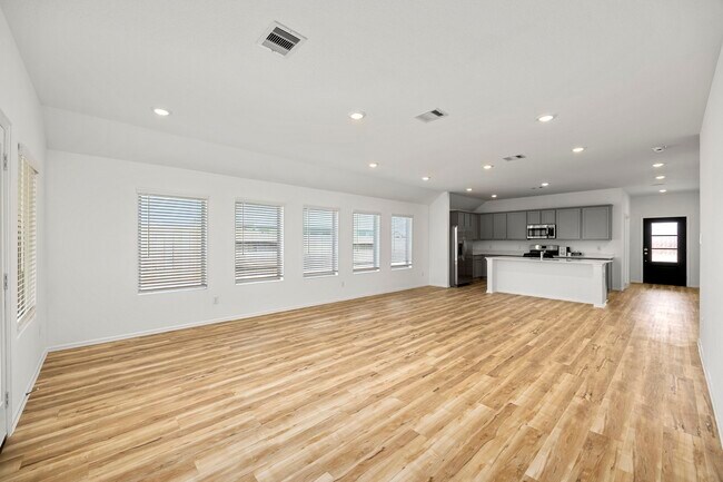 Building Photo - 7339 Bartoncliff Dr