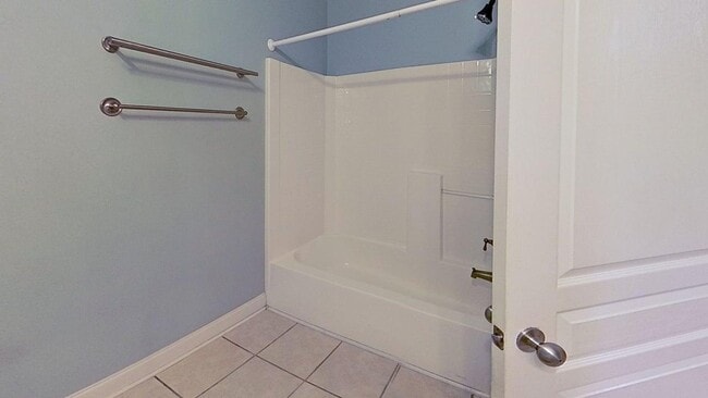 Building Photo - 2 Bedroom Condo in The Retreat at Riverlan...