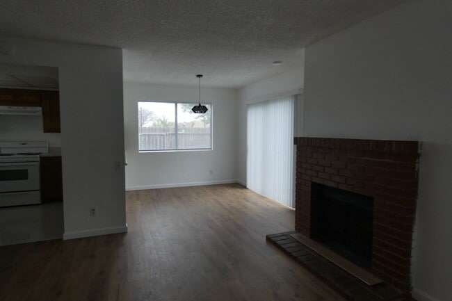 Building Photo - Condo for rent