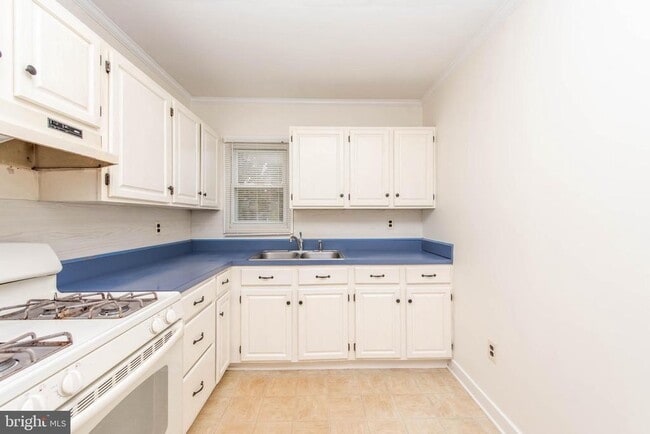 Building Photo - 919 Carroll Ave