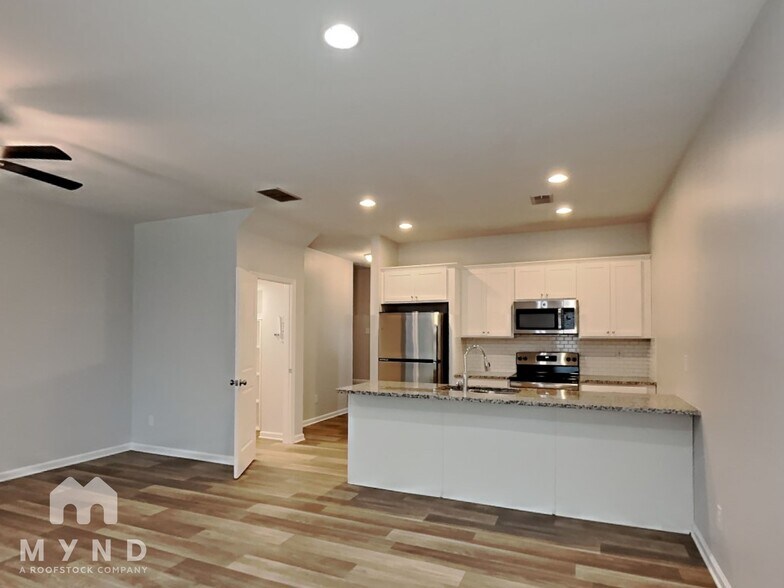 Building Photo - 2909 Ridgeview Dr