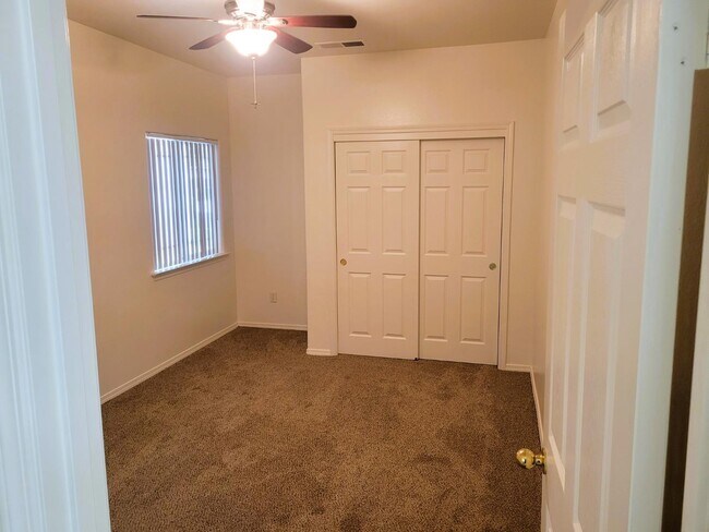 Building Photo - 2706 Gloria Ave