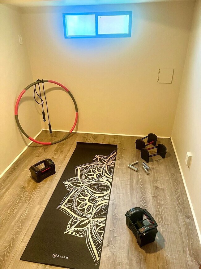 Building Photo - Stunning 3bed/3.5bath Brick Home in Ballard!