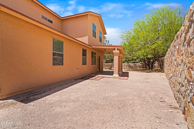 Building Photo - 369 Emerald Acres St
