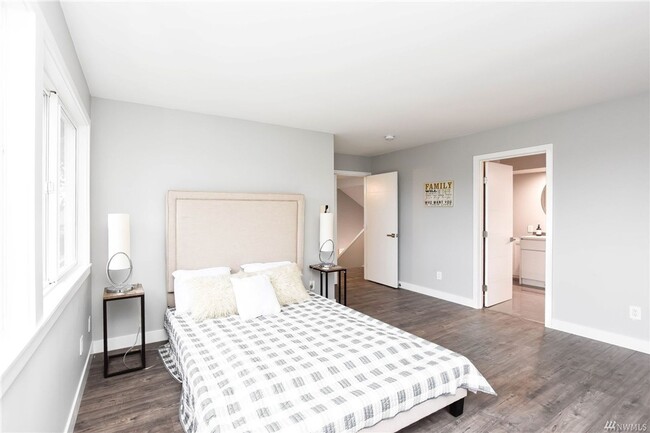 Building Photo - Remodeled Home in Mukilteo!