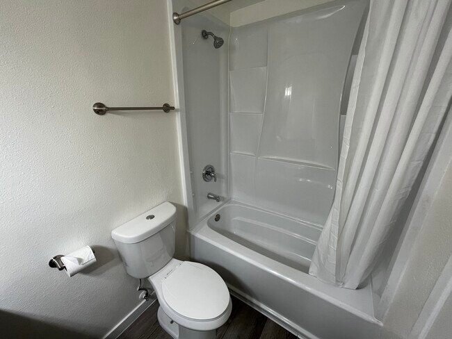 Building Photo - 17131 W Bernardo Dr