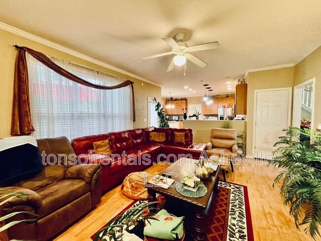 Building Photo - 51 Yorktown Cir