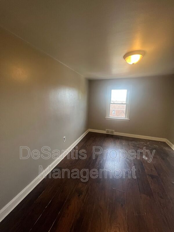 Building Photo - 1718 Pierce St