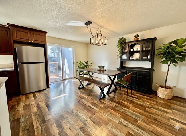 Building Photo - Spacious SW Tigard Retreat with Entertainer’s Backyard & Modern Chef’s Kitchen