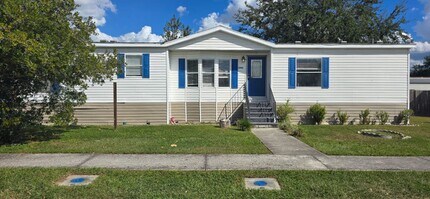 Building Photo - Newly renovated 4/3 property with fenced in yard!
