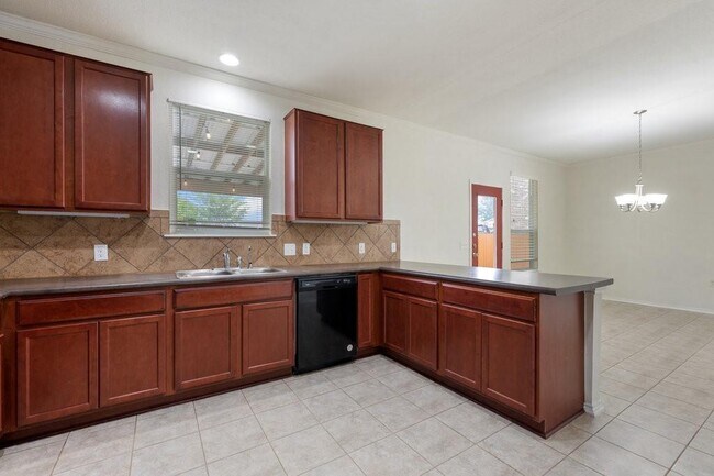 Building Photo - 10909 Helms Deep Dr