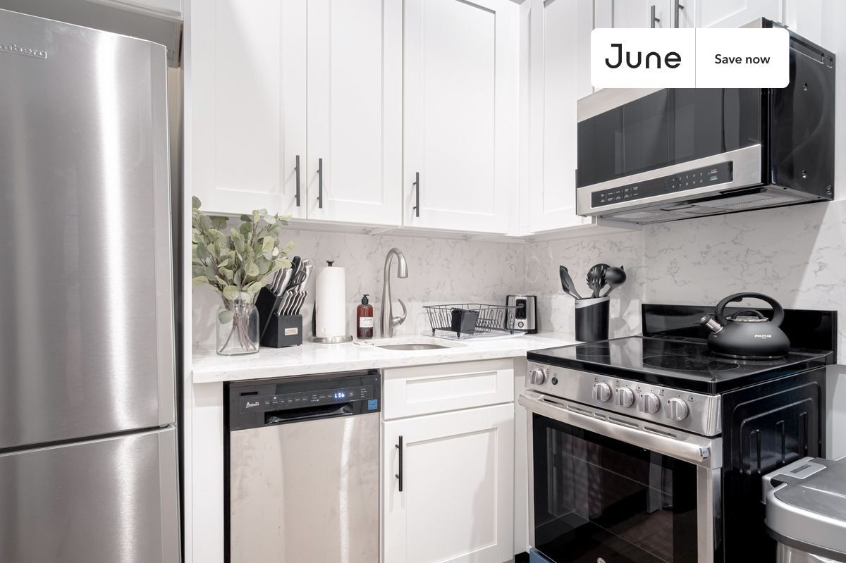 Building Photo - 944 Columbus Ave