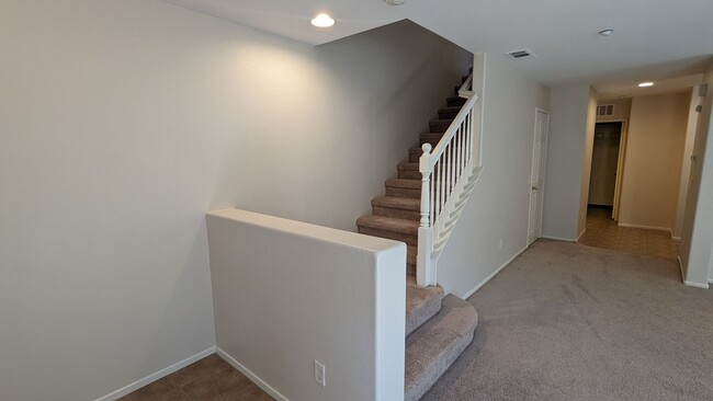 Building Photo - Large condo available for rent