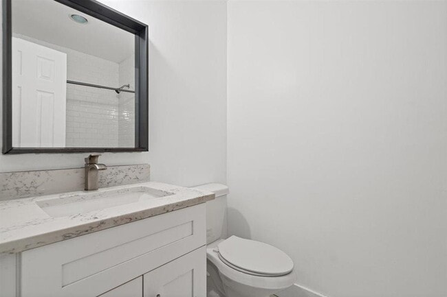 Building Photo - 6401 Chimney Creek Cir